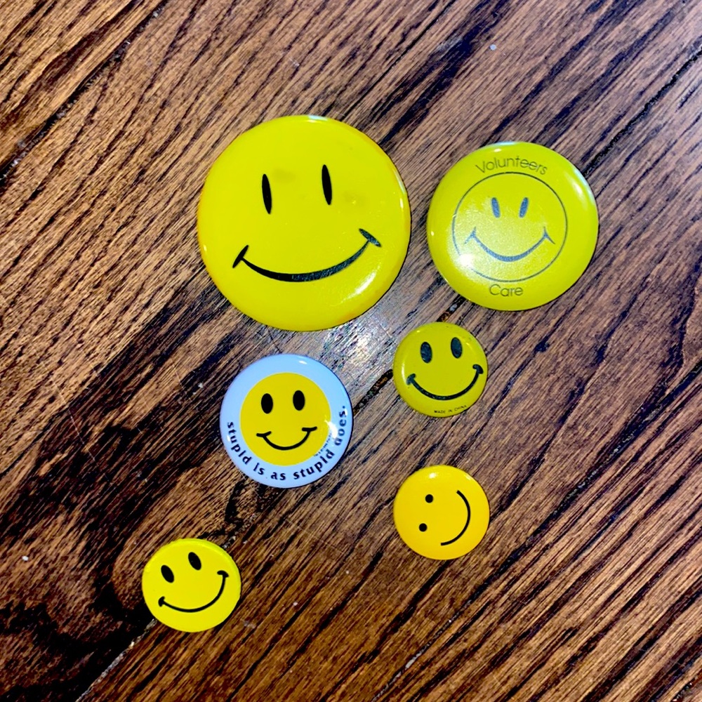 Smile Buttons Pins - 6 total - super cool!
